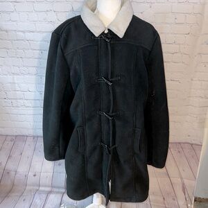 XL d & co black coat. Fleece lining. Zipper front with decorative toggles.